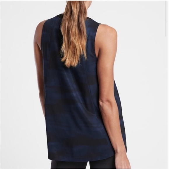 ATHLETA zephyr tank blurred blue camo size small - Picture 3 of 9